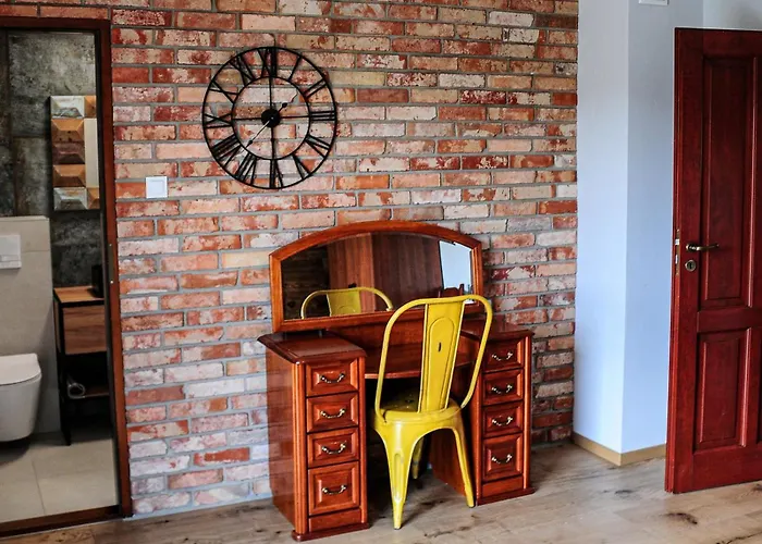 Janowe Wzgorze * تشيشين